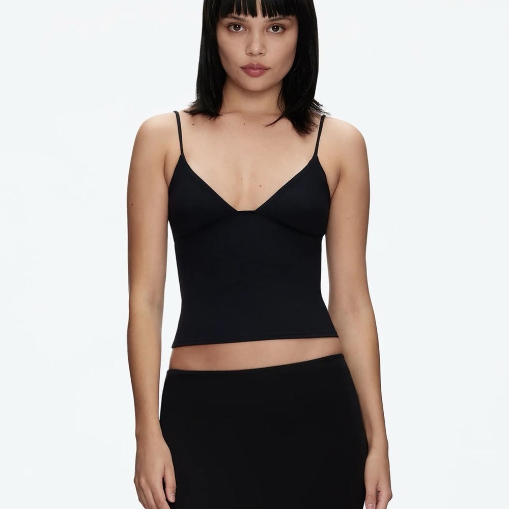 Tank air Play Camisole in black